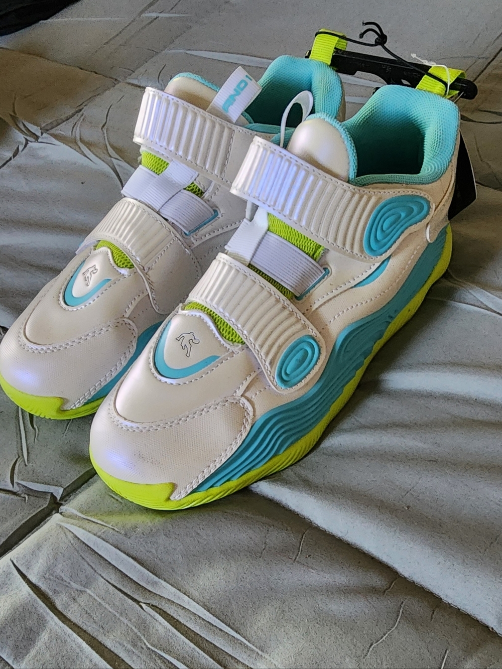 NWT AND1 Scream Basketball Sneakers